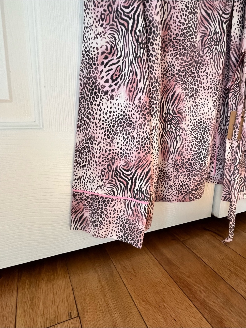 SKIMS Sleep Long Sleep Set in Bloom Mini Animal Print Sz M NWT 🩷🤎 - Picture 7 of 11